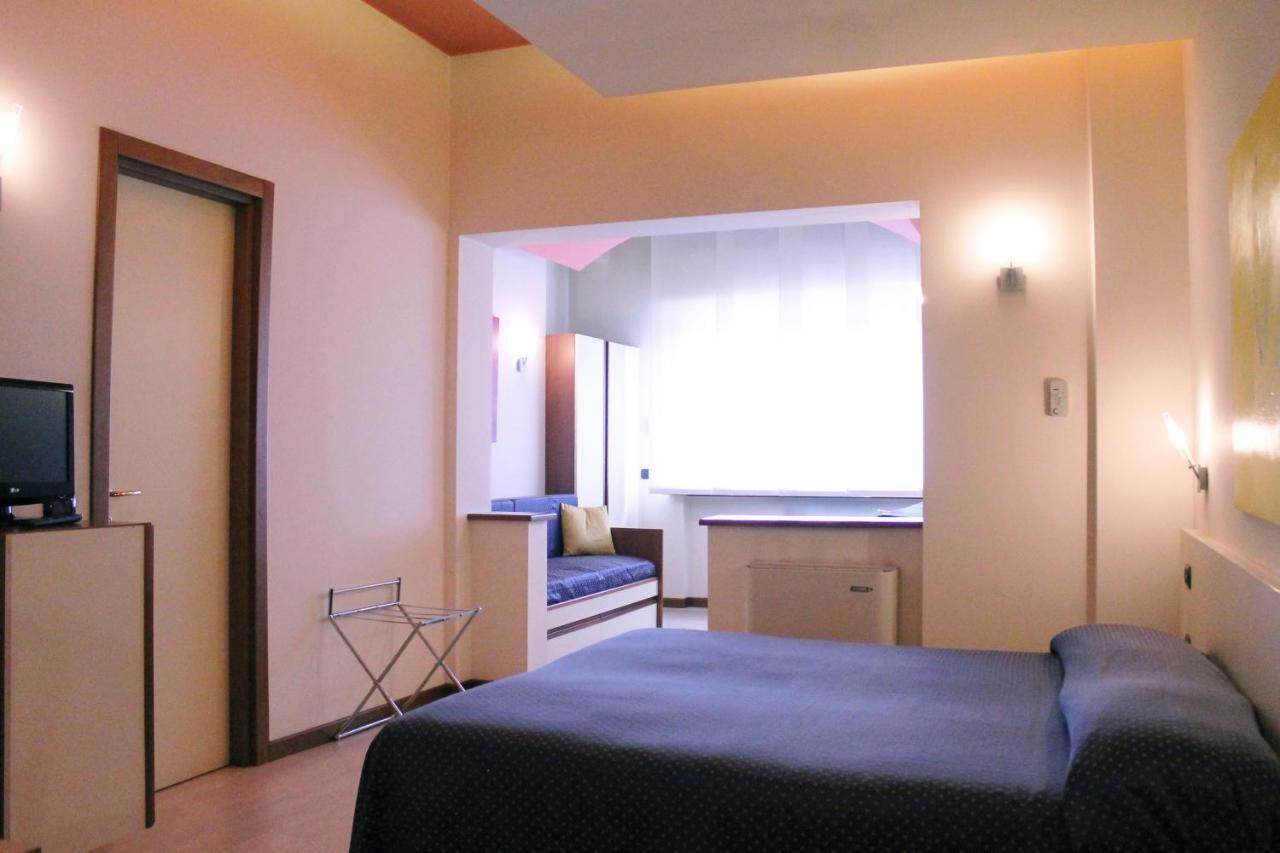 Hotel Oasi Tortona Exterior photo